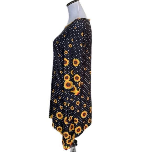 Lily by Firmiana  SZ L Black and Yellow Sunflower and Polka Dot Tunic Top | NWT - Picture 4 of 11